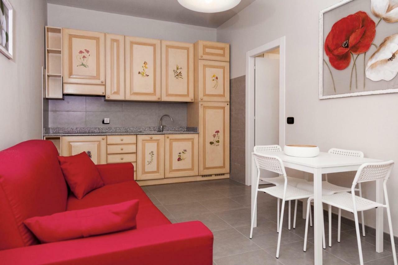 Riviera Hub Hotel Cisano sul Neva Екстериор снимка