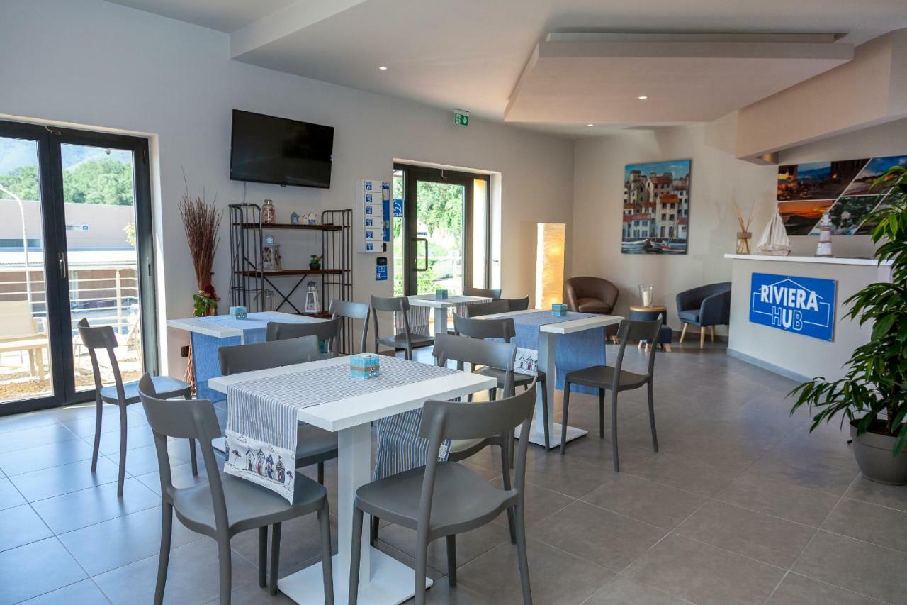 Riviera Hub Hotel Cisano sul Neva Екстериор снимка